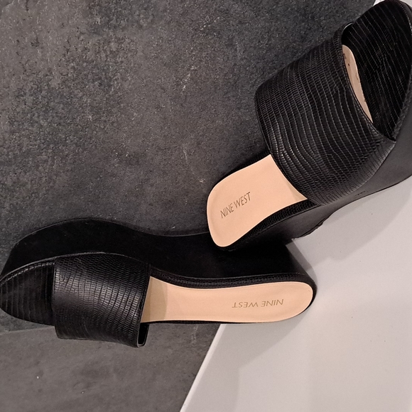 Nine west sandals - Picture 2 of 4